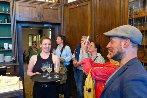 ساربروكن: جولة تذوق النبيذ الإقليميةساربروكن: جولة تذوق النبيذ الإقليمي