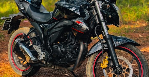 Ella: Private Hill Country Motorbike Tour with Lunch