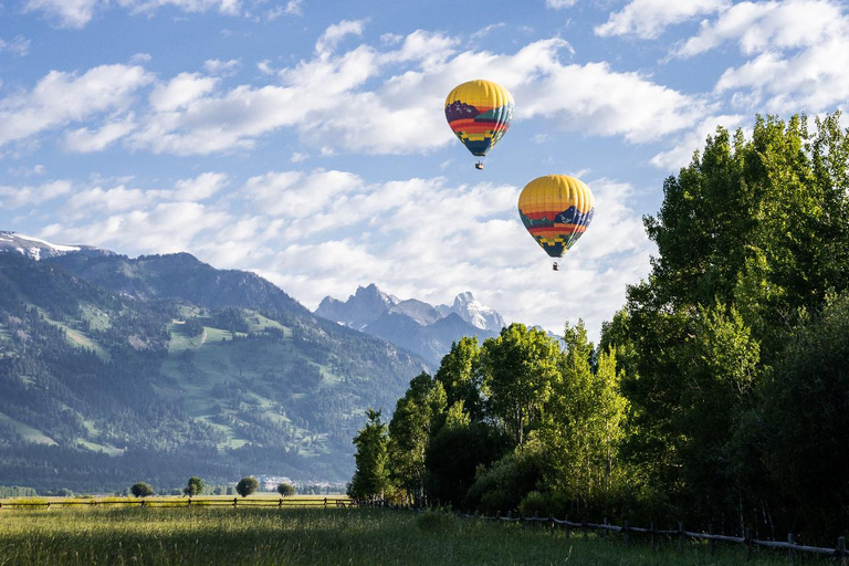 Teton Village: Grand Tetons Sunrise Hot Air Balloon Tour