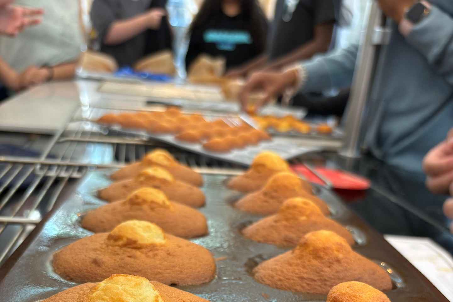 パリ：フランス菓子とパン作り体験教室