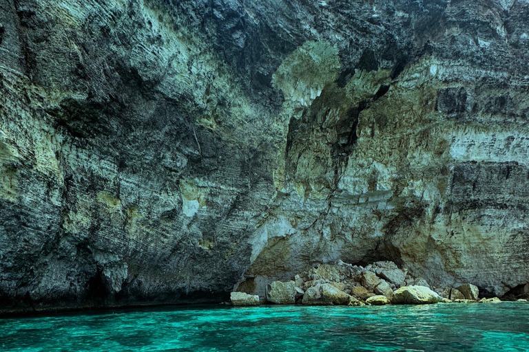 Malta: Powerboat** The Three Islands Private Boat Tour