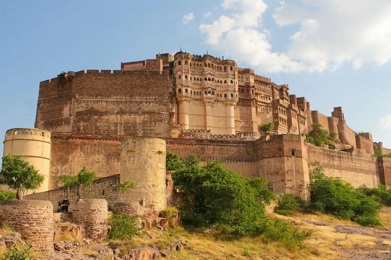 Traslado al aeropuerto de Jodhpur Premium: Cómodo y baratoTraslado al aeropuerto Desde: Ciudad De Jodhpur Al Aeropuerto De Jodhpur