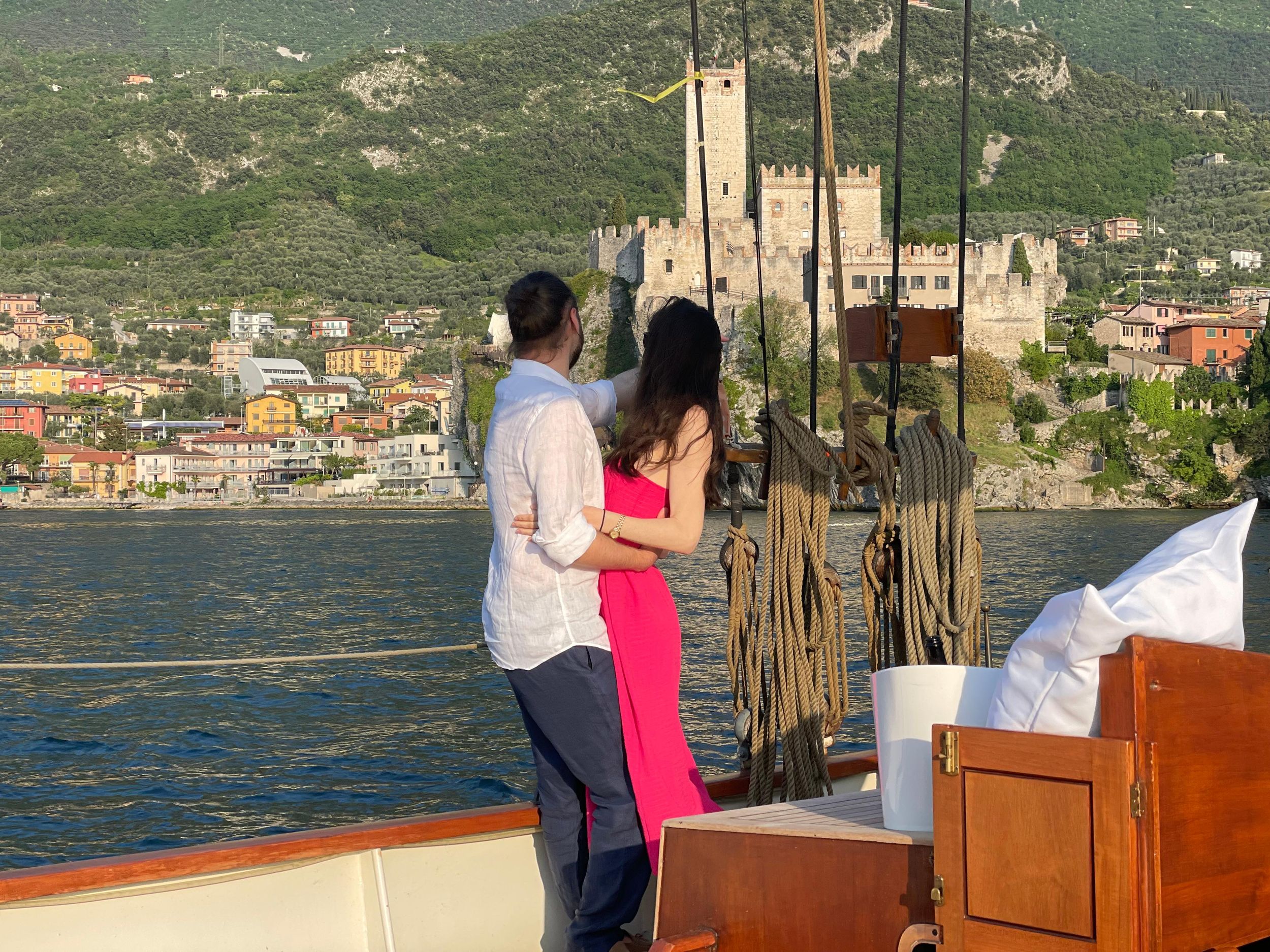 Malcesine: Romantische Kreuzfahrt auf historischem Segelboot
