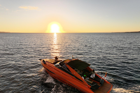 Lanzarote High-Performance Boat: Excursion to Isla de Lobos and Papagayo