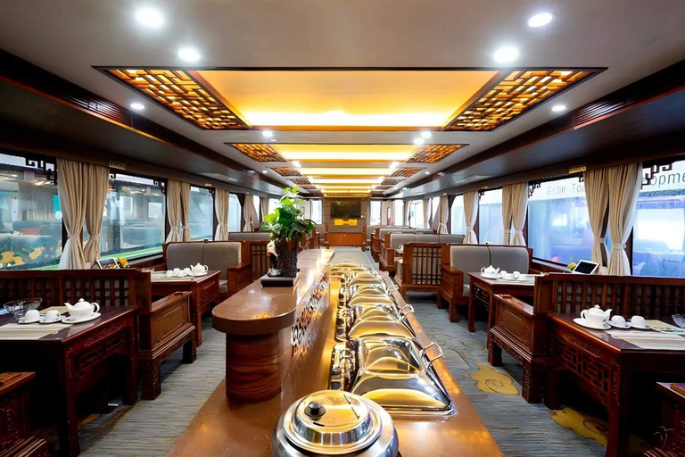 Guilin: Li River Cruise with Lunch and Yangshuo Tour