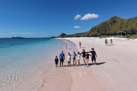 Lombok to Komodo 4D3N Sailing Adventure Gili Room: Queen bed + 2x Single bunkbed