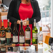 Guided Bordeaux Wine Tasting Class with 6 Wines and pairings