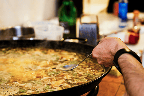 Valencia: cook your paella (with purchase at Russafa market)