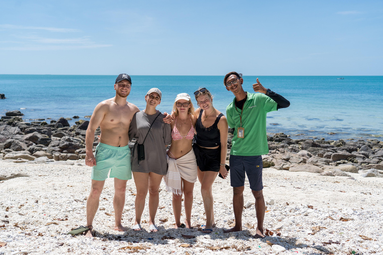 Koh Samui: Island Hopping Adventure in Coral and Pig Island Small Group Tour with Hotel Pickup