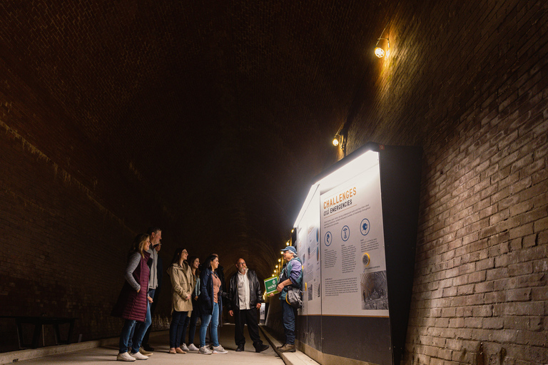 Niágara: Recorrido por la Central Eléctrica y el Túnel Bajo las Cataratas