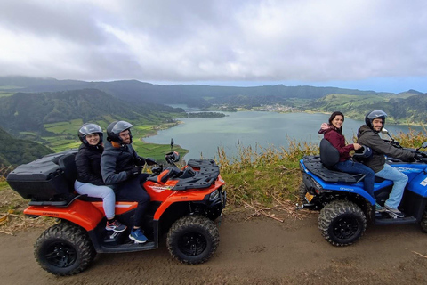 Sete Cidades : Visite d'une demi-journée en quad (ATV)1 personne à 1 quadruple