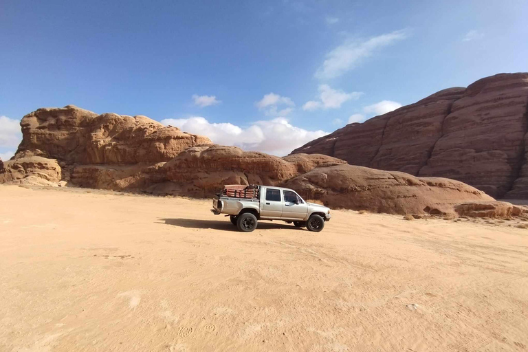 Wadi Rum: 2-godzinna wycieczka jeepem z beduińską herbatą