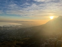 Sonnenuntergang oder Sonnenaufgang Wanderung am Löwenkopf, Kapstadt - Housity