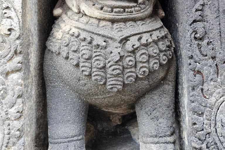 Borobudur Climb-Up & Prambanan Journey with Licensed Guide Borobudur Climb-Up & Prambanan Journey with Licensed Guide