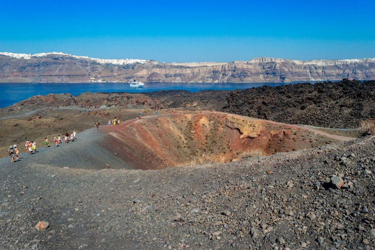 Santorini: Traditionele boottocht bij zonsondergang met eten en drinken