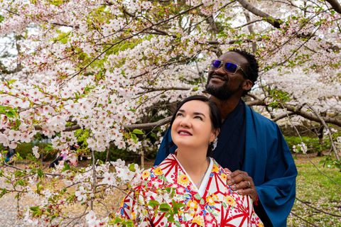 Kyoto: Private Kimono Photoshoot for Couples and Solo