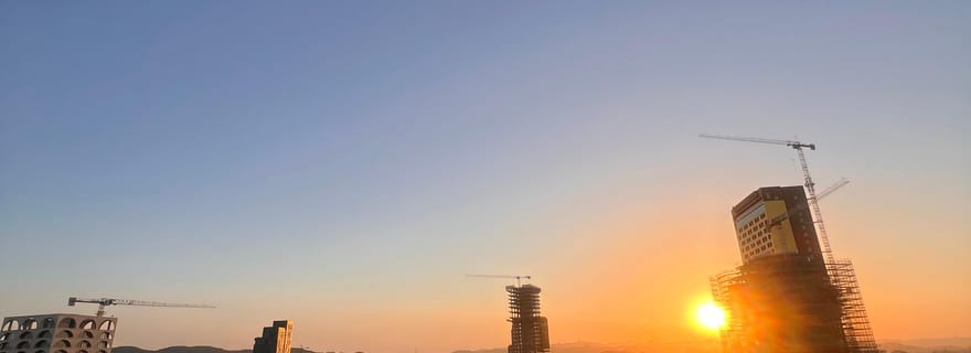 Tirana : visite citadine privée et repas albanais fait maison