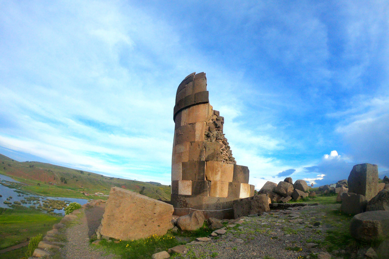 Vanuit Puno. Sillustani Inca begraafplaats ( halfdaagse tour )Van Puno-Sillustani Inca begraafplaats ( halfdaagse tour )