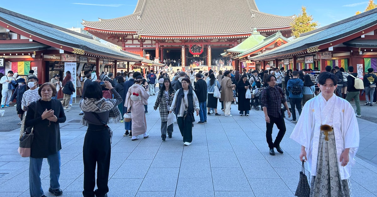 Tokyo Asakusa sightseeing and history walking tour | GetYourGuide