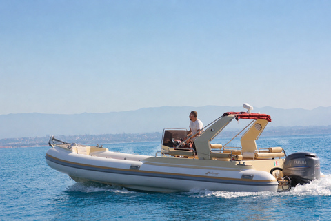 Cagliari: Boat Excursion along the Coast with a Swim and Aperitif Cagliari: Fast Boat Excursion along the Coast with Swimming and Aperitif