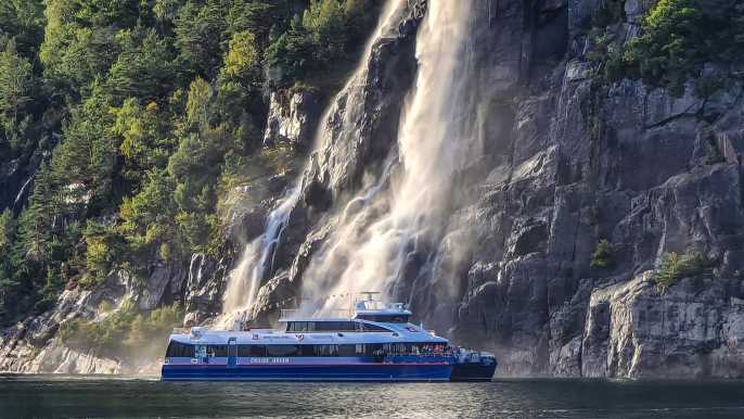 Stavanger: Scenic Fjord Cruise to Lysefjord and Preikestolen