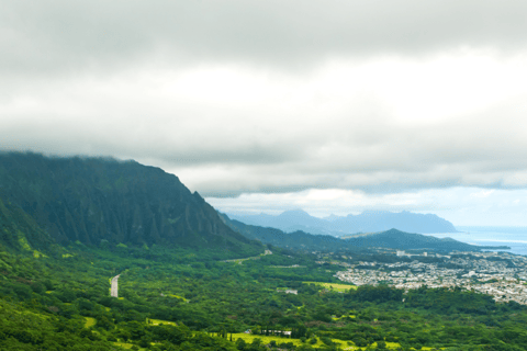 Oahu: The Ultimate Private Circle Island Tour 5-7 Guests