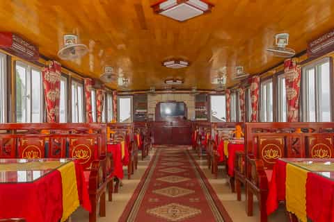From Hanoi: Ha Long Bay and Ti Top Island Cruise with Stops