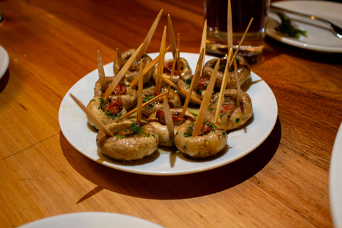 Madrid's Iconic Tapas, Taverns & History Experience