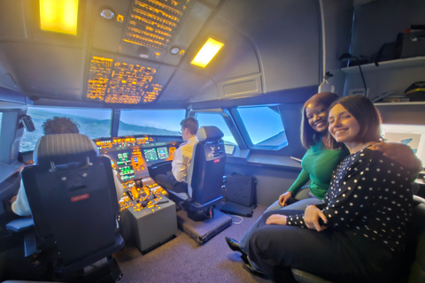 Flylounge: Ticket for a flying experience in an immersive flight simulator Flylounge: 60-minute immersive flight simulator ticket + 5-minute drone demo