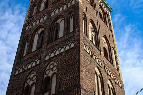 Riga: Old Town Walking Tour & 14-Beer Tasting