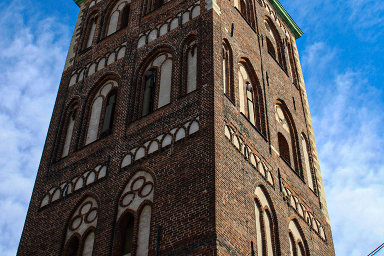 Riga: Old Town Walking Tour & 14-Beer Tasting