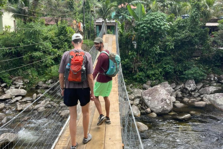 Paraty: Melancia Waterfall Trail Guided Hike with Pickup