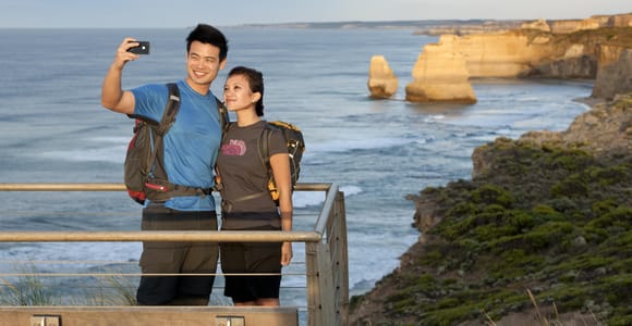 From Melbourne: Great Ocean Road & 12 Apostles Full-Day Tour