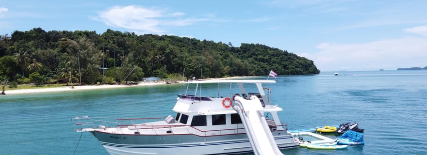 Phuket : location de yacht de luxe avec déjeuner et activités nautiques