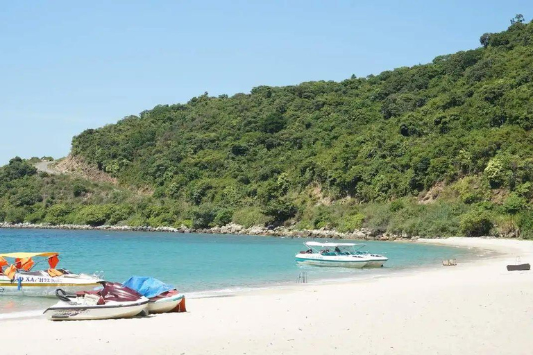 Da Nang/Hoi An: Cham Islands Snorkeling or Scuba Diving Diving in Cham Islands with an instructor