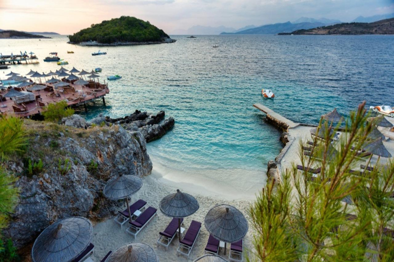 De Tirana/Durrës a Saranda, Ksamil, excursión de un día al Ojo Azul