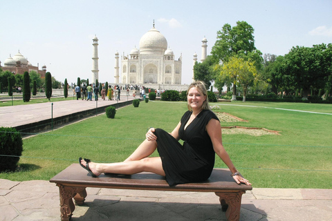 Taj Samma dag med lokalflyg från Mumbai