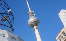 Berlin: TV Tower Restaurant Inner Circle Ticket & Fast View