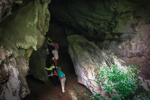 Guilin Karst Cave Discovery: An Immersive Adventure