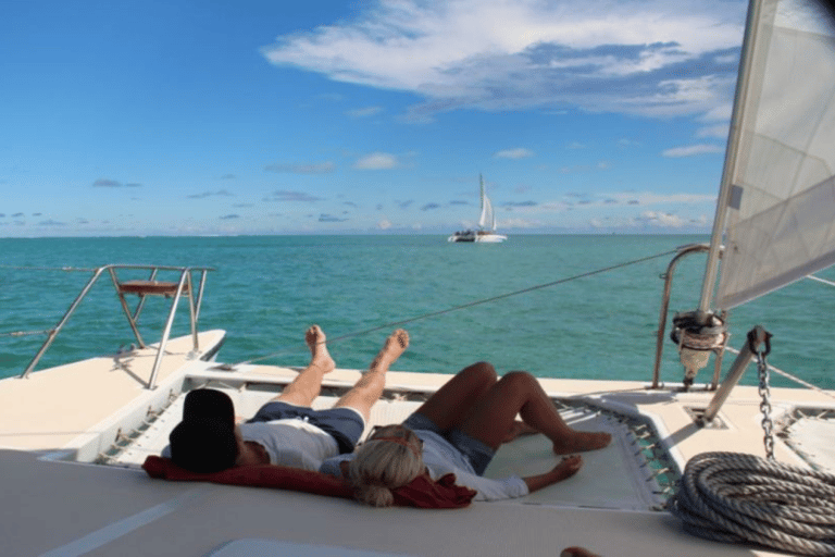 Ile Aux Cerfs Crucero de lujo en catamarán con snorkel y almuerzo