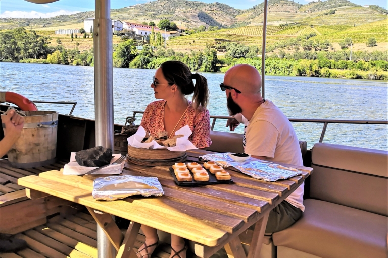 Porto: Private Tour durch das Douro-Tal mit Portweinverkostung und Mittagessen