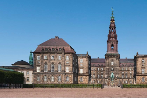 Gothenburg: Copenhagen Private Day Trip with Guide
