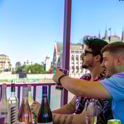 Budapest: Unlimited Prosecco and Wine Sightseeing Cruise
