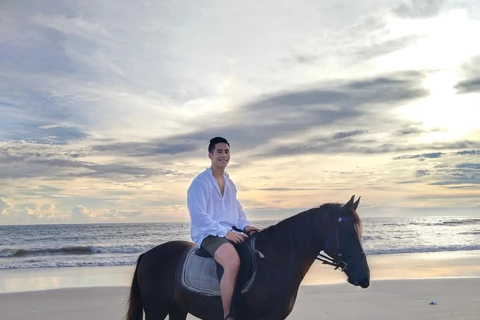 Experiência de equitação na praia de Seminyak