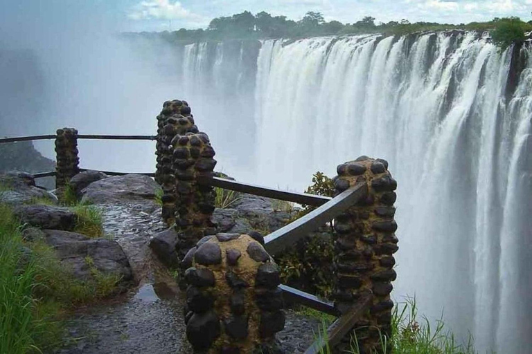 Victoria Falls: 5-Day Tour with Chobe Safari & Livingstone