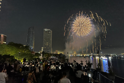 Da Nang: Fireworks Festival Dinner with Hotel Transfer 2026