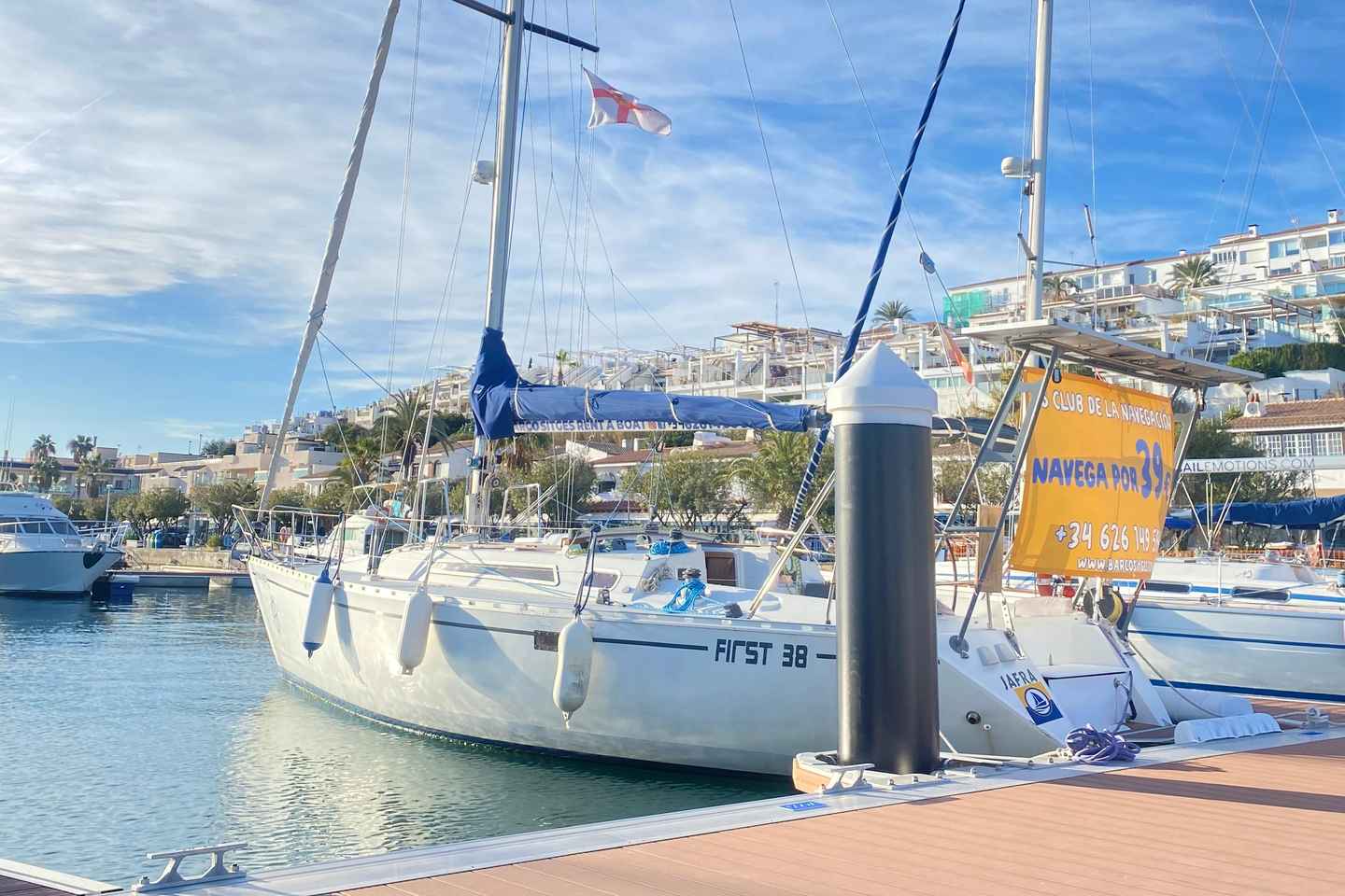 锡切斯船游：畅享地中海风情之旅