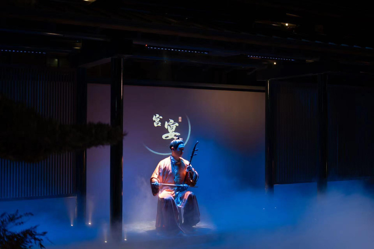 Shanghai: Immersive Han Dynasty Palace Banquet Clothing + Hairstyle + Makeup (excluding meals/photography)