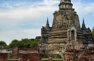 Private Tour durch Ayutthaya, Flussfahrt & Michelin-Mittagessen