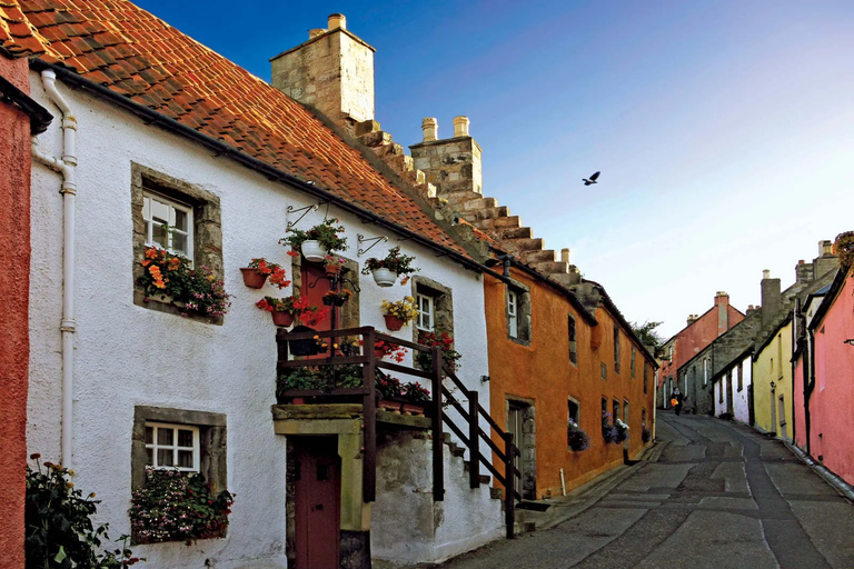 From Edinburgh: Outlander Castles and Highlands Day Tour